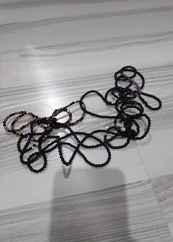 Zara Minimal Siyah Boncuklu Tesbih