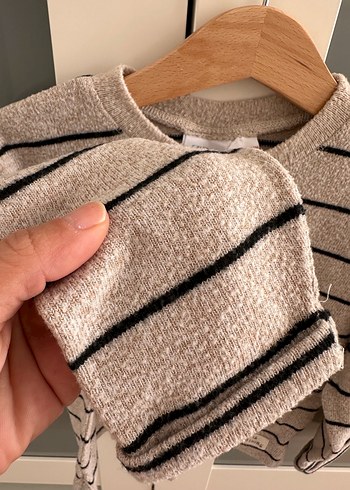 Erkek Çocuk Gri Çizgili Örgü Yün Kazak - Görsel 2