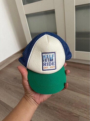 Zara Zara çocuk işlemeli fileli şapka