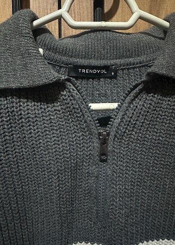 Gri Yarım Fermuarlı Örgü Süveter - Görsel 3