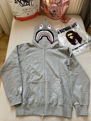 Bape zip