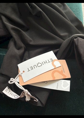 Kadınlar için Siyah Yarım Kollu Üst - Görsel 3