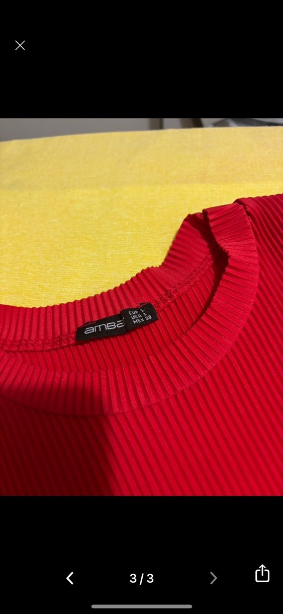 Kırmızı beyaz Kolsuz Yüksek Yakalı Kadın crop - Görsel 2