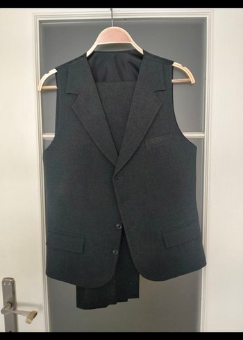 Gri Düğmeli Erkek Takım Elbise (yelek ile birlikte) - Görsel 3