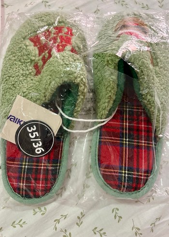 LCW Nakışlı Yeşil Kadın/Kız Çocuk 35/36 Ev Terliği - Görsel 3