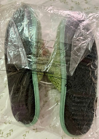 LCW Nakışlı Yeşil Kadın/Kız Çocuk 35/36 Ev Terliği - Görsel 4