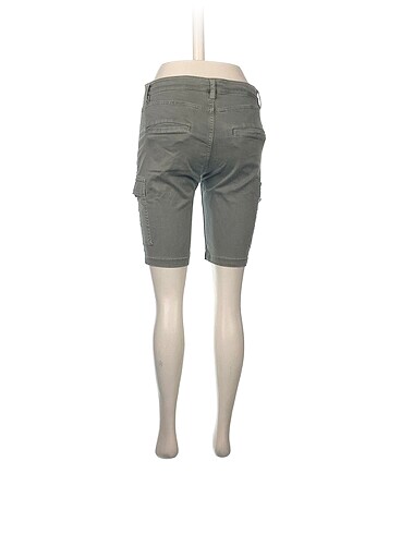 38 Beden H&M Mini Şort %70 İndirimli.