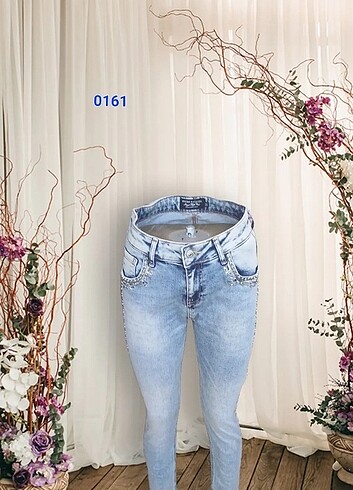 26 beden jeans skinny fit tasli koleksiyon YENİ ETİKETLİ SIFIRDİ