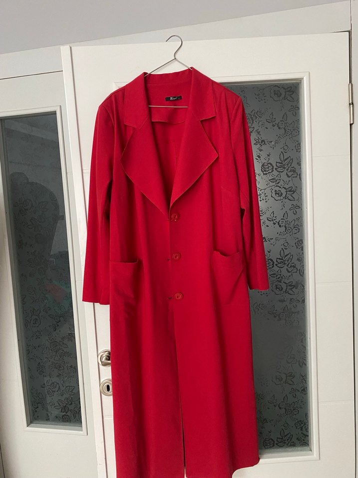 Kırmızı Uzun Kadın Kap - Görsel 2