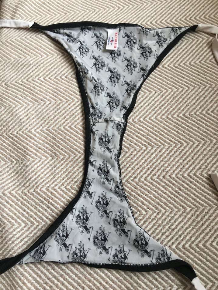 Siyah Gotik Strappy Bikini Altı - Görsel 4