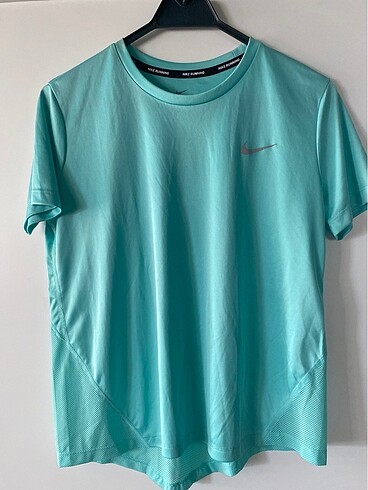 Nike tshirt