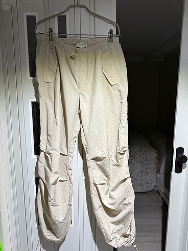Pull and Bear Pull&Bear - paraşüt kumaş pantolon