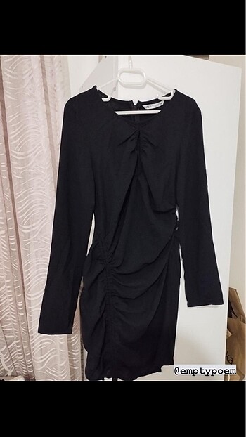 34 Beden Zara uzun kol büzgü detaylı elbise