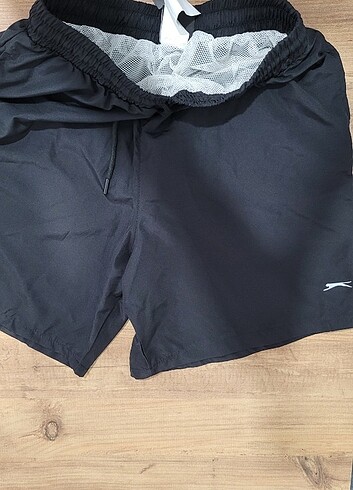xxl Beden siyah Renk Sıfır etiketli Slazenger deniz şortu XXL