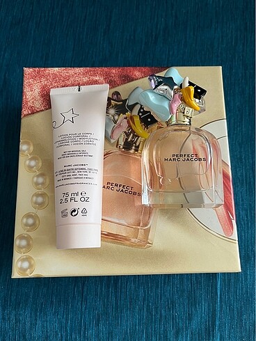 Beden Renk Marc Jacobs Perfect Parfüm & Body Lotion