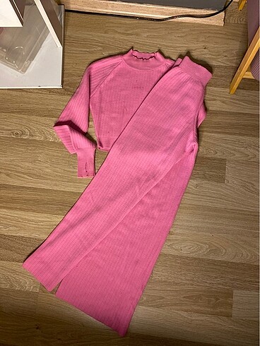 Pembe triko takım