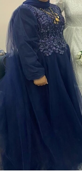 Sadece 1 kere giyilmiştir