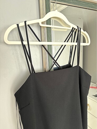 Zara Zara siyah askılı kumaş mini elbise