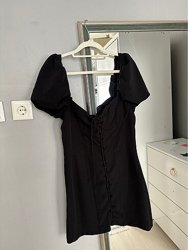 Zara Siyah balon kollu bağcıklı mini elbise