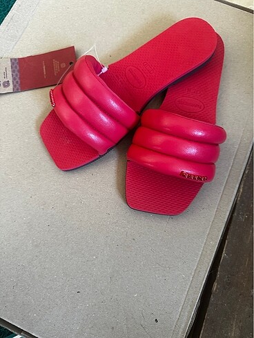 Havaianas You Milan 37-38 Etiketli