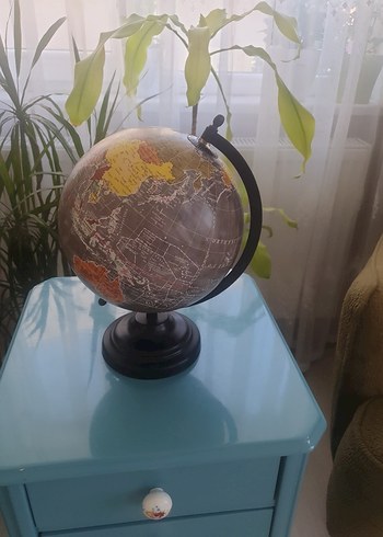 Bej Koyu Renk Masaüstü Dünya Küresi