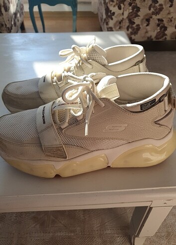 43 Beden beyaz Renk Skechers erkek ayakabı