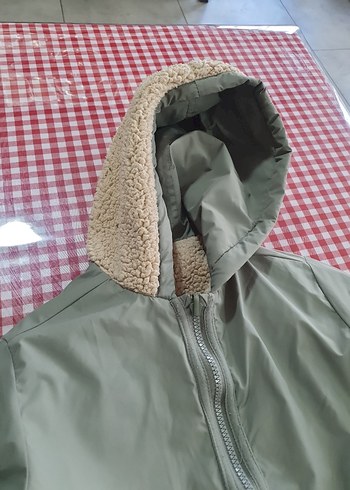 Erkek Çocuk yeşil Kürklü Kapüşonlu Mont - Görsel 2