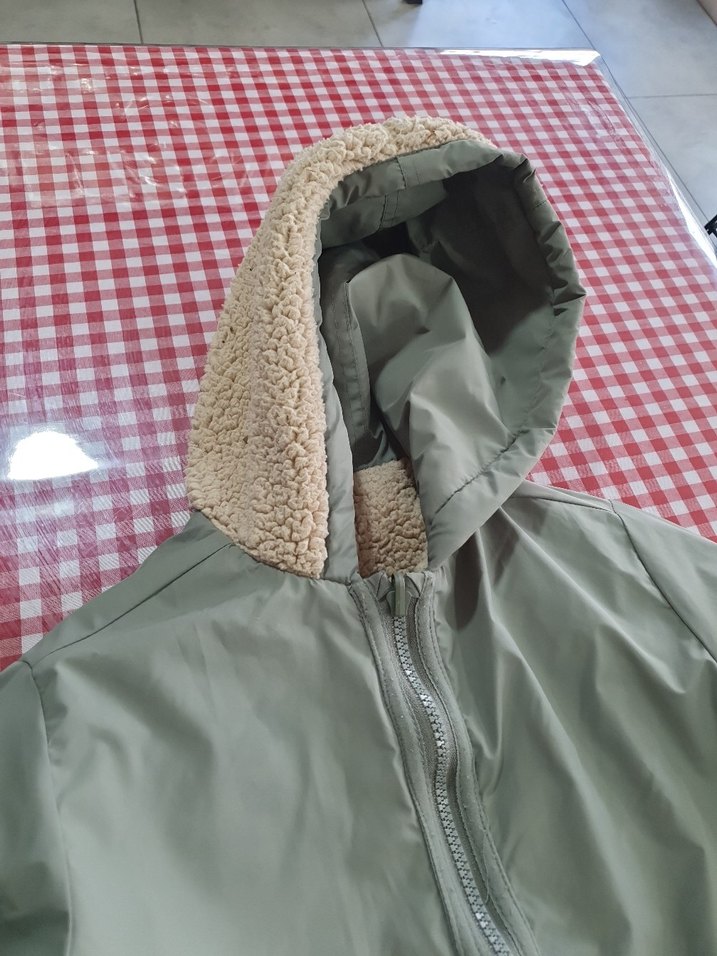 Erkek Çocuk yeşil Kürklü Kapüşonlu Mont - Görsel 2