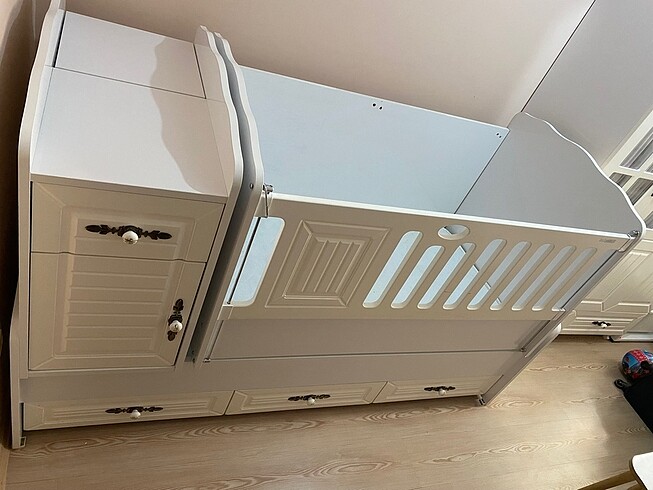 Sallanan ve Uzayan Ahşap Bebek Beşik - Görsel 6