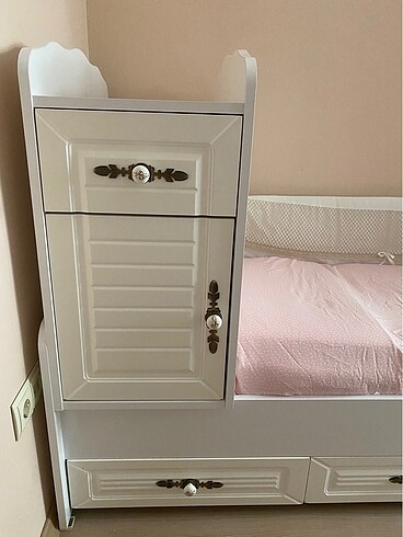 Sallanan ve Uzayan Ahşap Bebek Beşik - Görsel 8