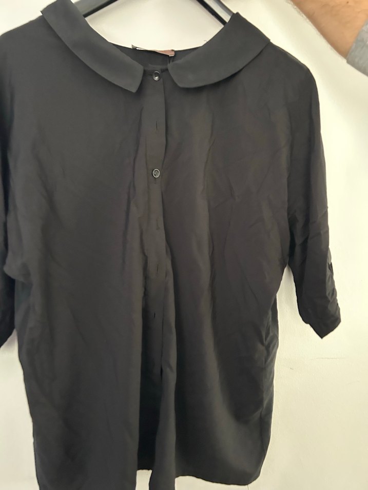 Siyah Kumaş Gömlek, Düğmeli, Yaka Detaylı - Görsel 3