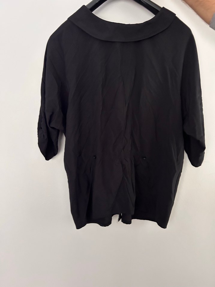 Siyah Kumaş Gömlek, Düğmeli, Yaka Detaylı - Görsel 4