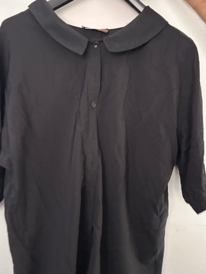 Siyah Kumaş Gömlek, Düğmeli, Yaka Detaylı - Görsel 2
