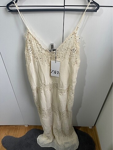 Zara dantel işlemeli pul payet elbise