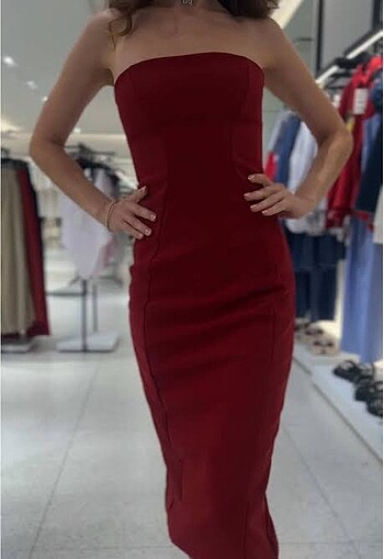 l Beden Zara straplez krep vücuda oturan elbise?