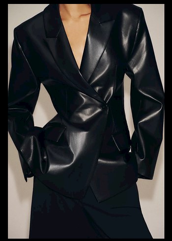 Zara vücuda oturan suni deri blazer ceket - Görsel 4