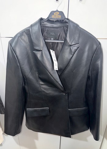 Zara vücuda oturan suni deri blazer ceket - Görsel 7