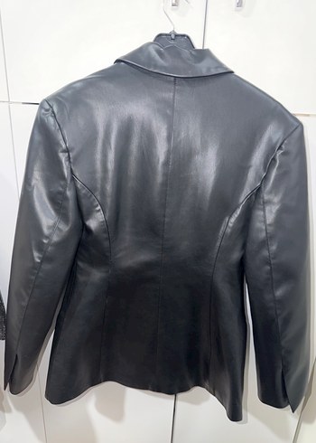 Zara vücuda oturan suni deri blazer ceket - Görsel 9
