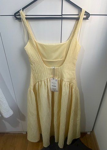 m Beden Zara dokulu butter yellow elbise