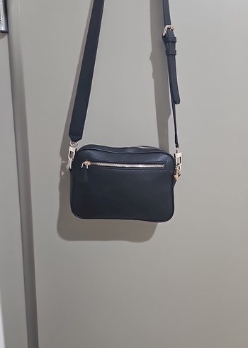 Guess Askılı Çanta
