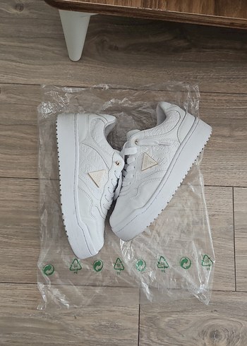 38 Beden beyaz Renk Beyaz Guess Kadın Spor Ayakkabı