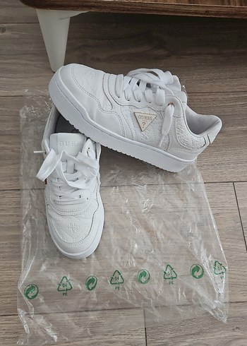 Beyaz Guess Kadın Spor Ayakkabı