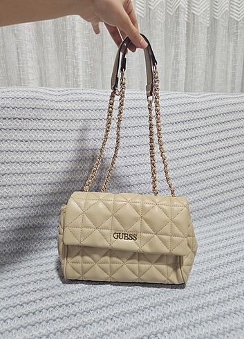 Guess Çanta ?? orijinaldir, Sayılı kullanıldı ?? Güzel günlerde 
