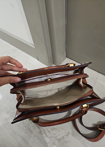 Guess Modern Klasik Kadın Deri Çanta