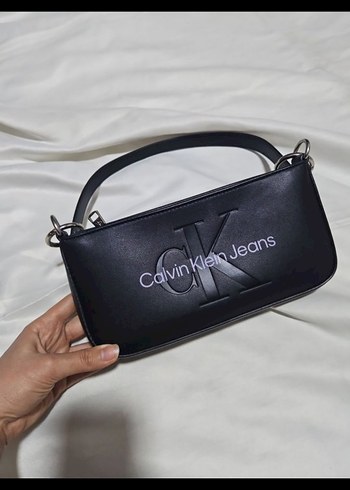 Calvin Klein Kol Çantasi