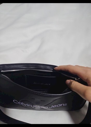 Beden siyah Renk Calvin Klein Kol Çantasi
