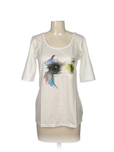 Diğer T-shirt %70 İndirimli.