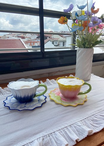 2 renk 2 si satışta Pastel Renkli Dalgalı Kenarlı Fincan Seti