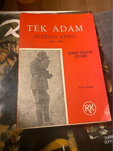 Tek adam kitap