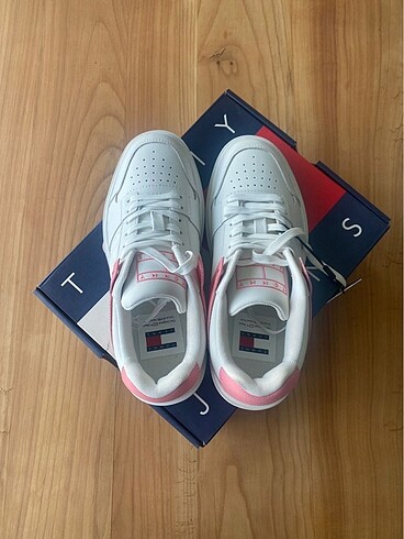 37 Beden Tommy Hilfiger Kadın Sneaker Ayakkabı